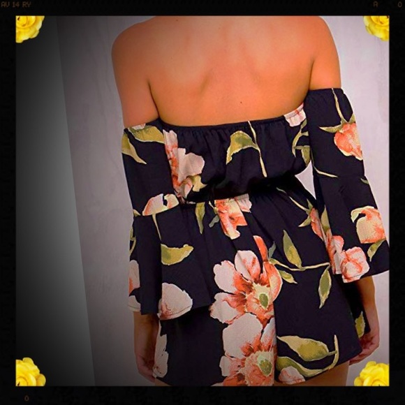 ✨🍭✨BNWT MINI FLORAL ROMPER✨🍭✨ - Picture 3 of 4